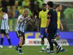 gelandang-argentina-rodrigo-de-paul-kiri-merayakan-kemenangan-di-markas-brasil.jpg