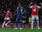 gelandang-arsenal-inggris-07-bukayo-saka-cetak-gol-ke-gawang-psv.jpg