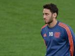 gelandang-bayer-leverkusen-hakan-calhanoglu_20151106_211905.jpg
