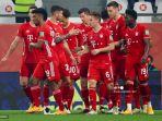 gelandang-bayern-munich-asal-jerman-joshua-kimmich-merayakan-golnya-bersama-rekannya.jpg