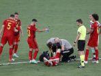 gelandang-belgia-kevin-de-bruyne-tengah-menerima-perawatan.jpg