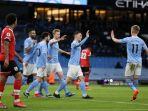 gelandang-belgia-manchester-city-kevin-de-bruyne-3r-merayakan-bersama-rekan-setimnya.jpg