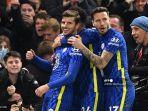 gelandang-chelsea-asal-inggris-mason-mount-kiri-melakukan-selebrasi-bersama-rekan-setimnya.jpg