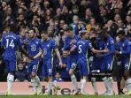 gelandang-chelsea-inggris-callum-hudson-odoi-merayakan-dengan-rekan-satu-timnya.jpg