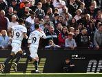 gelandang-chelsea-inggris-mason-mount-kanan-merayakan-gol-bersama-rekannya.jpg