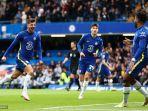 gelandang-chelsea-inggris-mason-mount-kiri-merayakan-dengan-rekan-satu-timnya-setelah-mencetak-gol.jpg