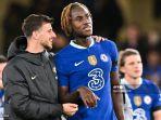 gelandang-chelsea-mason-mount-kiri-bersama-trevoh-chalobah-merayakan-kemenangan-timnya.jpg