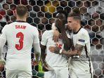 gelandang-inggris-bukayo-saka-tengah-bereaksi-setelah-gagal-mencetak-gol.jpg