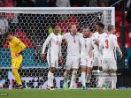 gelandang-inggris-jordan-henderson-tengah-merayakan-gol-dengan-rekan-satu-timnya.jpg