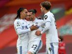 gelandang-inggris-leeds-united-jack-harrison-tengah-merayakan-gol.jpg