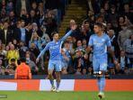 gelandang-inggris-manchester-city-jack-grealish-tengah-merayakan-mencetak-gol-keempat-timnya.jpg