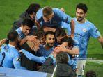 gelandang-inggris-manchester-city-phil-foden-depan-kanan-merayakan-gol-1-2.jpg
