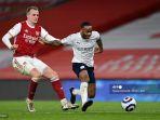 gelandang-inggris-manchester-city-raheem-sterling-kanan.jpg