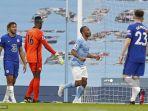 gelandang-inggris-manchester-city-raheem-sterling-tengah-melakukan-selebrasi.jpg