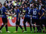 gelandang-inter-milan-nicolo-barella-2ndl-merayakan-golnya-dengan-rekan-setimnya.jpg