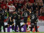 gelandang-jerman-leon-goretzka-kedua-dari-kanan-merayakan-mencetak-gol.jpg