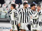 gelandang-juventus-as-weston-mckennie-kedua-kanan-merayakan-dengan-rekan-satu-timnya.jpg
