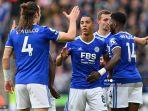 gelandang-leicester-city-asal-belgia-youri-tielemans-tengah-merayakan-gol-pertama.jpg