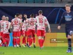 gelandang-leipzig-hungaria-dominik-szoboszlai-tengah-merayakan-mencetak-gol-pembuka.jpg