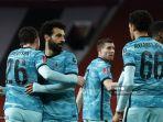 gelandang-liverpool-asal-mesir-mohamed-salah-tengah-merayakan-gol-pertama-timnya.jpg