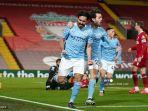 gelandang-manchester-city-jerman-ilkay-gundogan-merayakan-kemenangan-dengan-silva.jpg