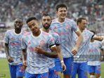 gelandang-manchester-united-jesse-lingard-kedua-dari-kiri-merayakan-dengan-rekan-setimnya.jpg