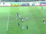 gelandang-persib-bandung-marc-klok-dinyatakan-dalam-posisi-offside.jpg