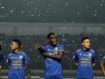 gelandang-persib-bandung-michael-essien_20180221_011407.jpg