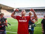 gelandang-royal-antwerp-toby-alderweireld-merayakan-gol-kedua-timnya.jpg