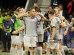 gelandang-salzburg-swiss-noah-okafor-tengah-merayakan-mencetak-gol-pembuka.jpg