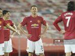 gelandang-serbia-manchester-united-nemanja-matic-tengah-dan-rekan-satu-timnya.jpg