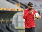 gelandang-sevilla-argentina-ever-banega-menghadiri-sesi-latihan.jpg