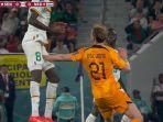 gelandang-timnas-belanda-frenkie-de-jong-senggol.jpg