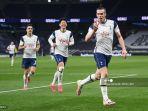gelandang-tottenham-hotspur-asal-wales-gareth-bale-kanan-merayakan-gol-ketiga-timnya.jpg