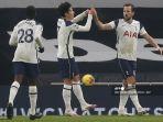 gelandang-tottenham-hotspur-tanguy-ndombele-kiri-dengan-son-heung-min-harry-kane.jpg