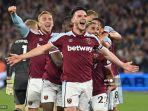 gelandang-west-ham-united-declan-rice-memimpin-upacara.jpg