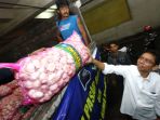 gelaran-op-bawang-putih-di-pasar-baru-bandung_20190511_075920.jpg