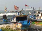 gelombang-tinggi-menerjang-wilayah-pantai-kabupaten-sukabumi-rabu.jpg