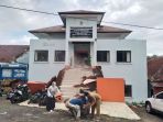 gempa-bumi-memporak-porandakan-ruman-dan-puluhan-korban-jiwa_20221122_073126.jpg