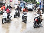 genangan-air-pasca-banjir-ciledug_20160302_105433.jpg