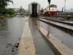 genangan-di-stasiun-bandung_20161113_185111.jpg