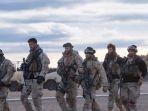 geoff-stults-chris-hemsworth-austin-stowell-dan-trevante-rhodes.jpg