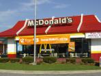 gerai-restoran-waralaba-mcdonalds_20160403_152556.jpg