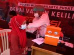 gerai-vaksin-keliling-presisi-polsek-gambir_20210715_195446.jpg