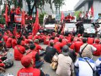 gerakan-buruh-jakarta-demo-tolak-omnibus-law_20200311_192524.jpg