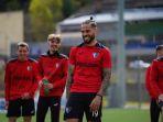 gerard-artigas-saat-mengenakan-seragam-latihan-inter-club-descaldes.jpg