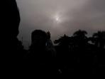 gerhana-matahari-di-bandung_20160309_084431.jpg