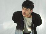 Aziz Hedra Diminta Fans Cover Lagu Miliknya Sendiri ke Bahasa Korea