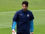 gianluigi-buffon-jalannn_20160616_180808.jpg