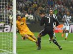 gianluigi-buffon-ronaldo_20150506_081347.jpg